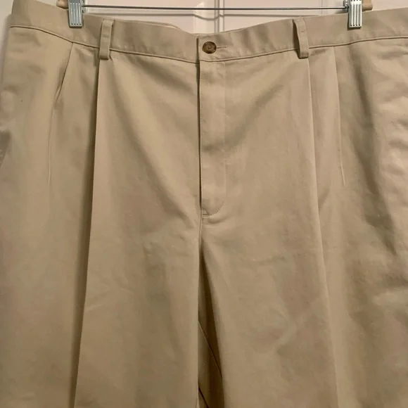 LL Bean Mens Natural Fit Pleated Tan Khaki Pants 44 X 30 Wrinkle Resistance. - Picture 3 of 10